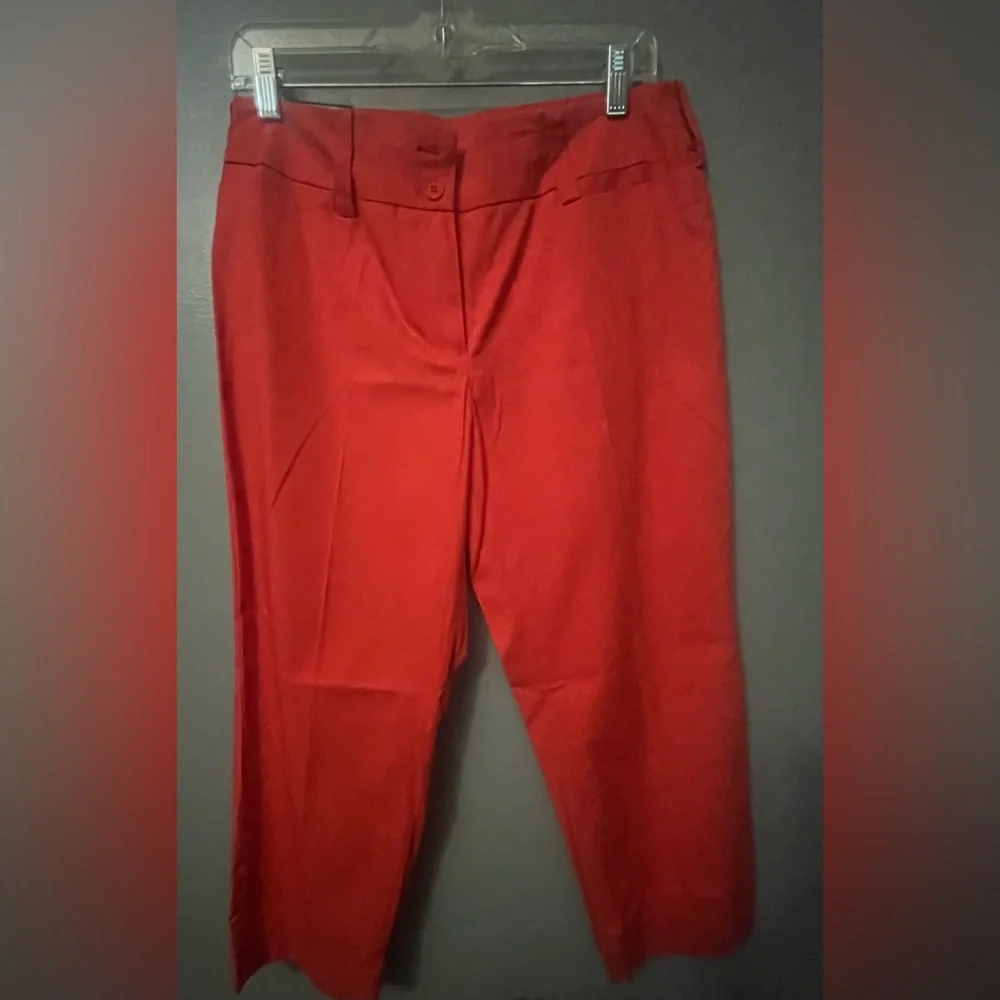 Women's Red Capri Pants NWT - Picture 2 of 5